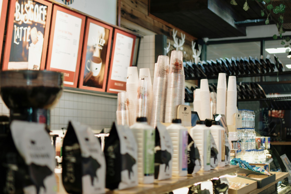 Chủ quán cafe Quản lý tốt khâu mua hàng giúp giảm giá vốn (COGS) ngay từ đầu