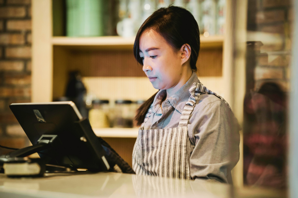 Ảnh minh họa: Công nghệ giúp cho công việc quản lý quán cà phê trở nên hiệu quả hơn