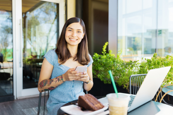 Tăng cường tương tác khán giả trên các mạng xã hội của quán cafe của bán, giúp họ trở thành khách hàng trung thành của quán cafe của bạn.