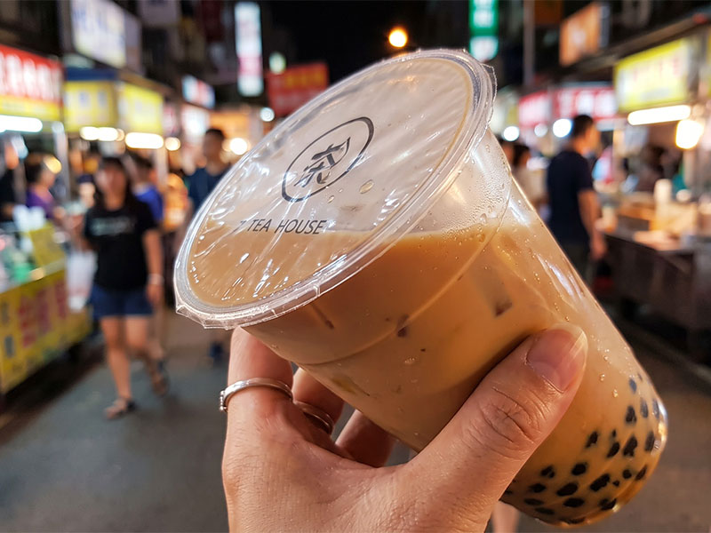 Hoàn thiện công nghệ bảo quản thực phẩm với màng ép ly nhựa chống tràn tuyệt đối cho quán trà sữa.