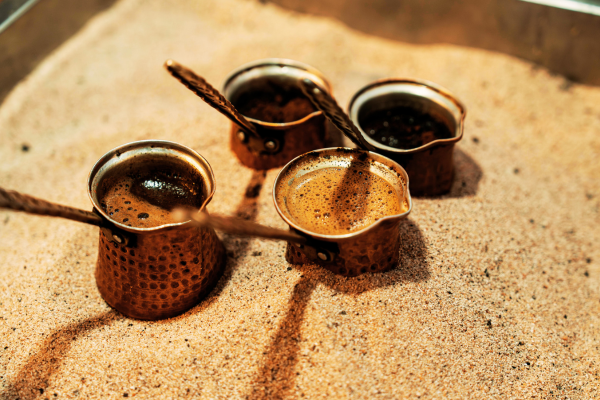 Ảnh minh họa: Món cà phê cát độc đáo ở Istanbul (Thổ Nhĩ Kỳ).