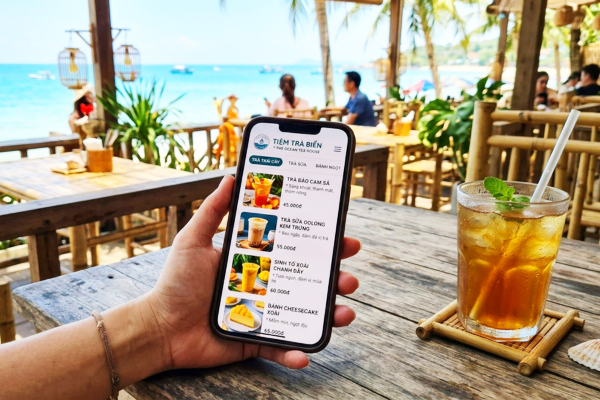 Thiết kế tên món ăn chuẩn SEO trên các ứng dụng giao hàng và website giúp thu hút thực khách và tăng tỷ lệ chuyển đổi.