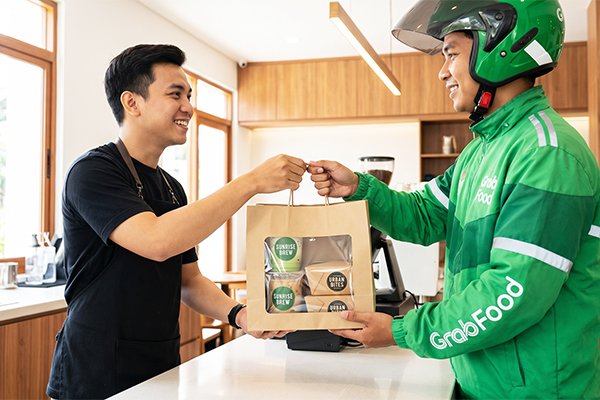 Tối ưu hóa tốc độ chuẩn bị món và quy trình bàn giao đơn hàng cho tài xế để nâng cao trải nghiệm khách hàng.