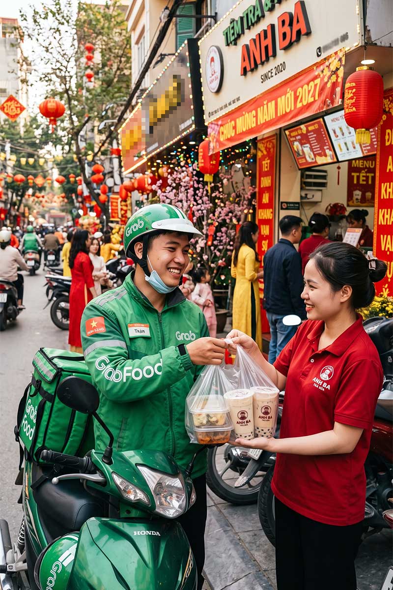 Chuẩn hóa quy trình giao hàng với mẫu in ly tết 2027 kết hợp màng ép ly nhựa, ống hút và muỗng nhựa giúp tài xế vận chuyển an toàn và không làm đổ món uống.